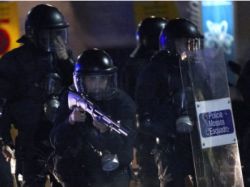 notorious cops repress wild pigs in Barcelona