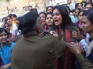 eve_teasing_sexual_harassment_india_nepal_rising-culture-in-delhi