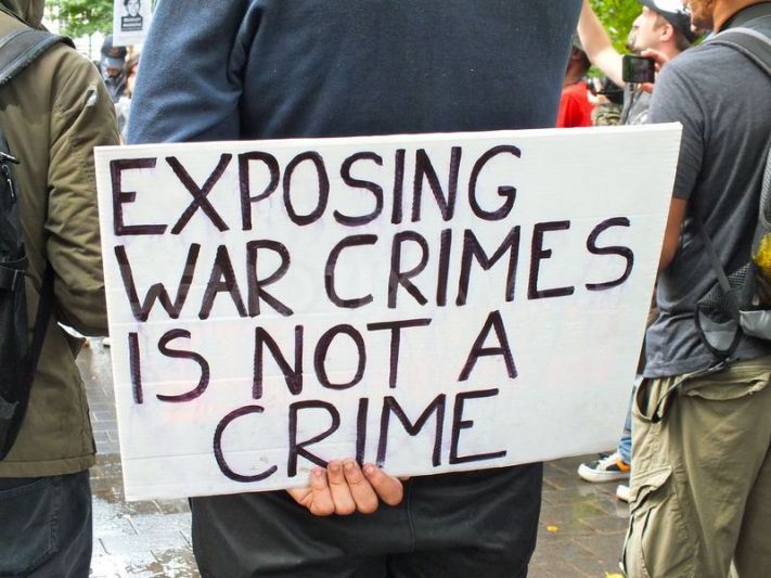 1345923646-free-bradley-manning-peaceful-demonstration-outside-the-us-embassy_1406747