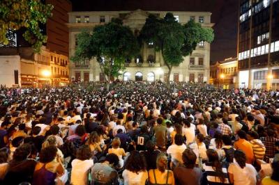 massive street assembly decides tactics in Rio