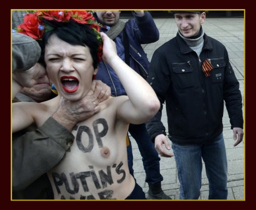 Stop Putin's War. Anti war activists attacked and beathe up in Crimea