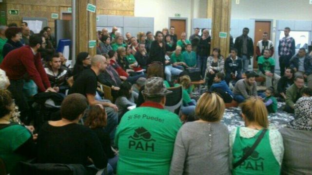 Assemblea-BBVA-PAH-Sabadell-paullonch_EDIIMA20140308_0001_13