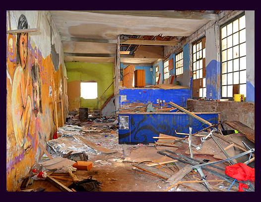 LaTremenda vandalised