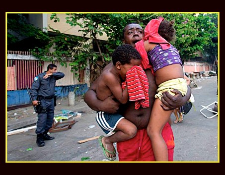 tear gas at rio eviction of 5000