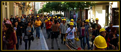 squatters construction demonstrators arriving at Can Vies, May 30