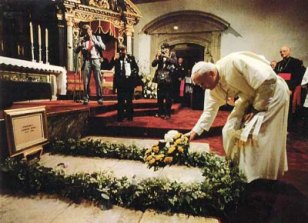 beatifiucation of Fray Juníper Serra. A nun claimed to have been cured by his ghost.