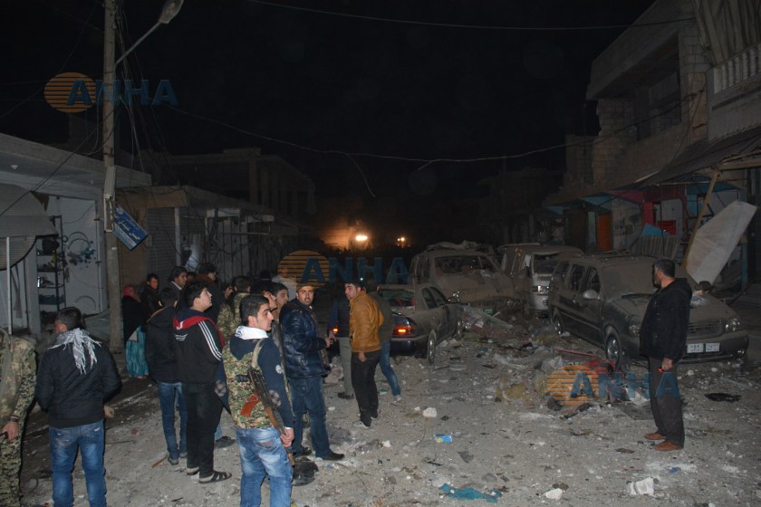 TIL TEMIR (KDN) – Kurdish town of Til Temir in Rojava’s Hasakah province targeted by Turkey backed ISIS terrorists with 3 suicide trucks. Dozens of civilians killed or wounded, Kurdish officials report. According to Kurdish ANHA news agency, three suicide bombers blew the explosive-loaded trucks within seconds in the city center. ISIS terrorists targeted a civilian market, a hospital and a busy shopping mall in the town. Dozens of civilians have been killed or wounded in the attacks. Kurdish authorities transfer the wounded civilians to nearby cities for treatment.