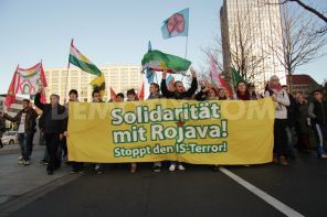 1415488143-hundreds-march-in-dortmund-in-solidarity-with-kobane-and-rojava_6218081