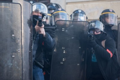 _l-utilisation-des-flashball-est-attaquee-dans-le-rapport-de-l-acat-sur-les-violences-policieres