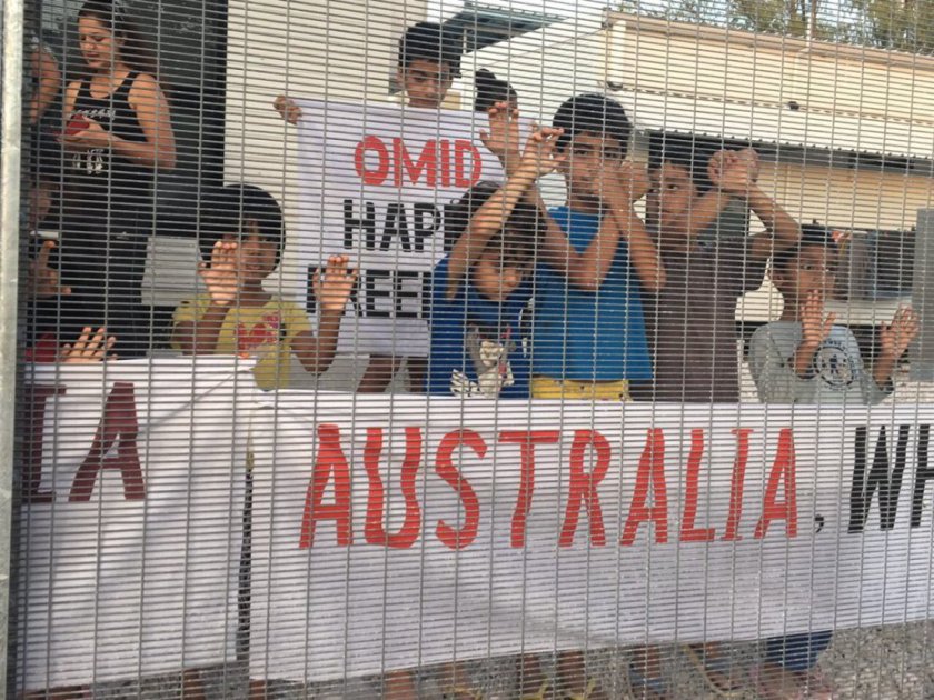 Niños detenidos en la isla de Nauru por Australia y gestionado por Ferrovial.