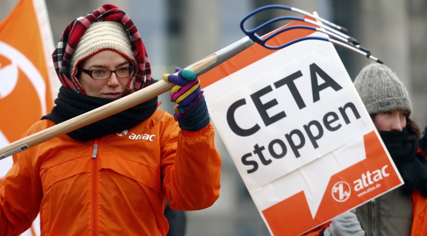 An activists from the anti-globalisation organisation ATTAC at the protest against planned trade pact CETA (Comprehensive Economic and Trade Agreement) with Canada, in Berlin © Hannibal Hanschke / Reuters
