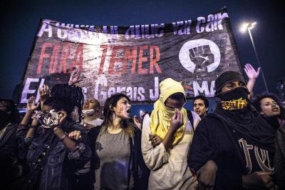 As millions campaign against the Capitalist Coup and Army intervention looms, the black bloc tactic, orn at least wearing a mask, is becoming accepted and generalised