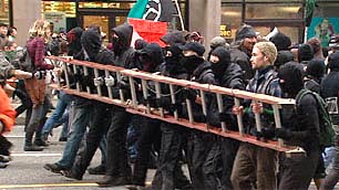 When repression is heavy the black bloc gives protection, while sacrificing communication and mixing with the rest of the public
