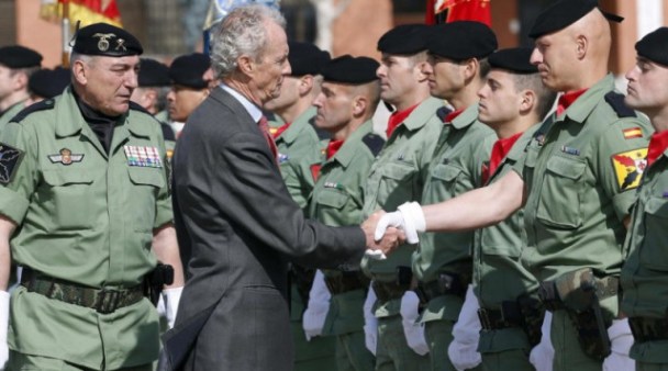 PEDRO MORENÉS, MINISTRO DE DEFENSA EN FUNCIONES, FUE CONSEJERO DE LA EMPRESA "INSTALAZA", EXPERTA EN FABRICACIÓN DE BOMBAS RACIMO