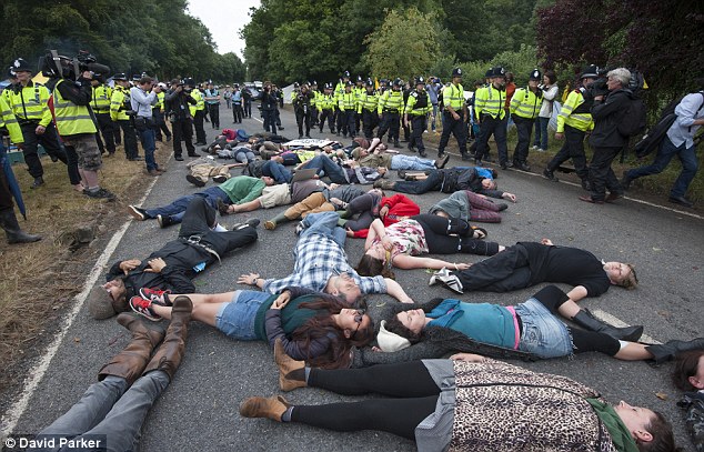 article-2381870-1b148c9b000005dc-959_634x407