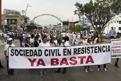 Chiapas civil society protest against the hike in gas prices.