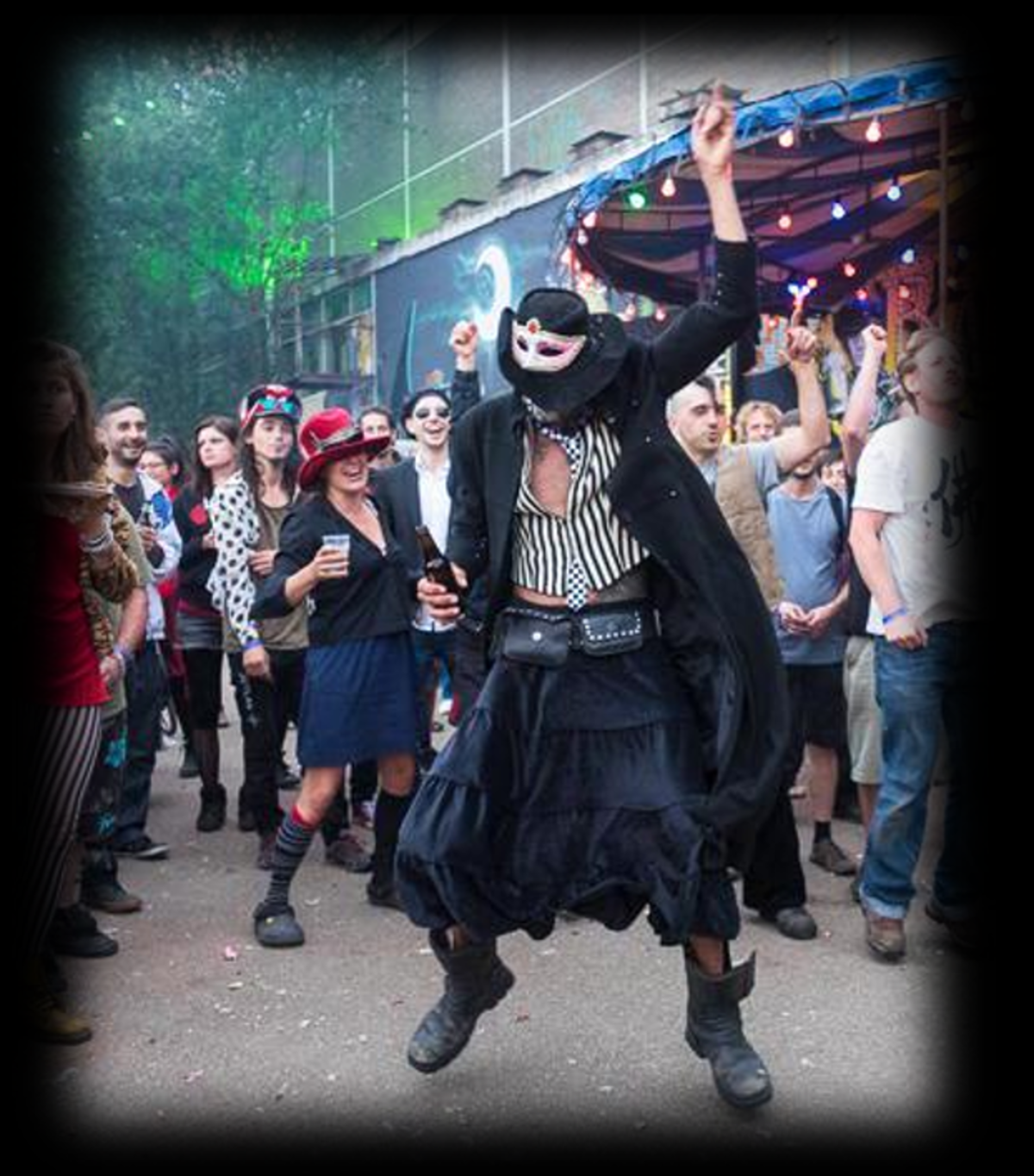 #Amsterdam: #ADM sympathizers squat in city&nbsp;center