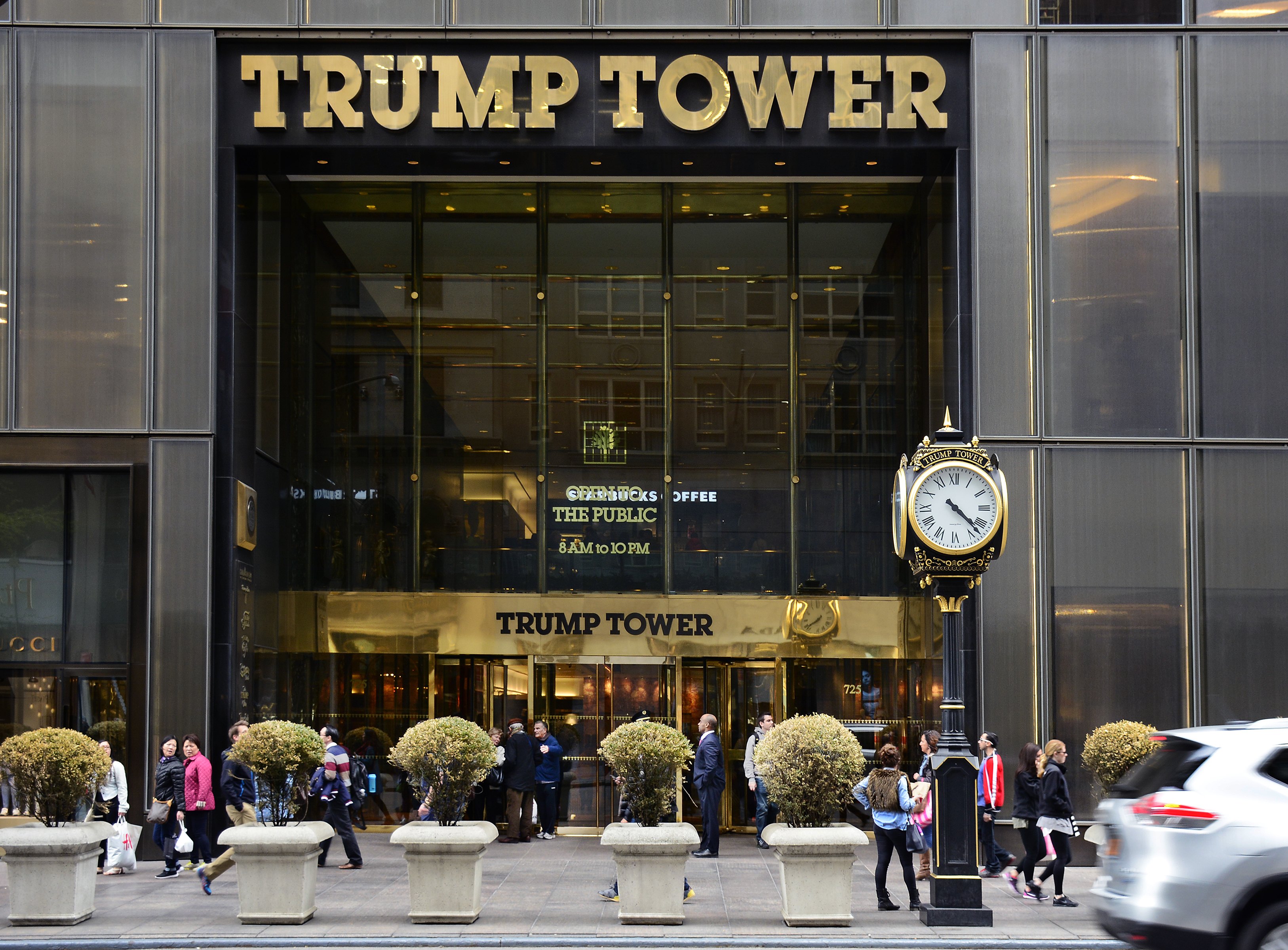 This image has an empty alt attribute; its file name is 476432872.jpg