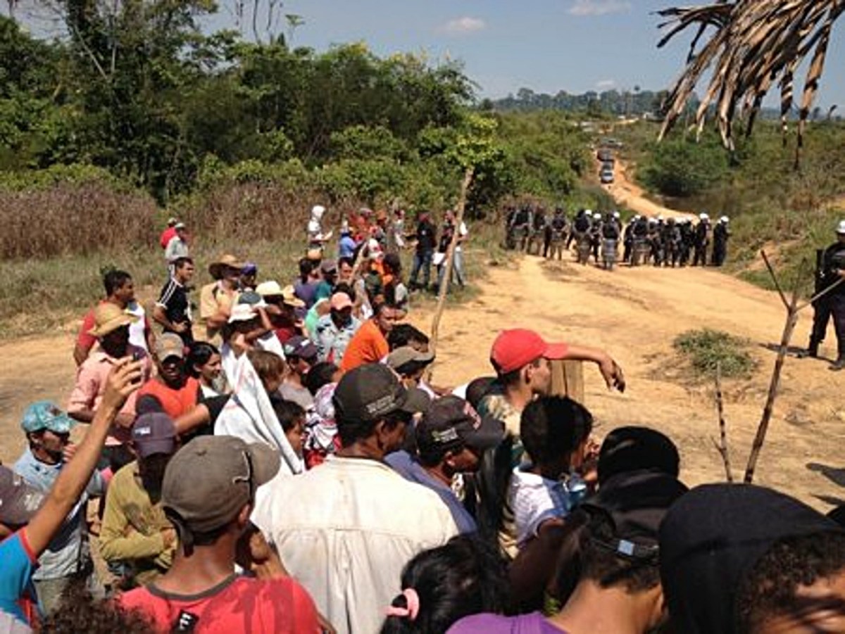 BRAZIL: Army and Military Police evict 400 families in Porto&nbsp;Velho